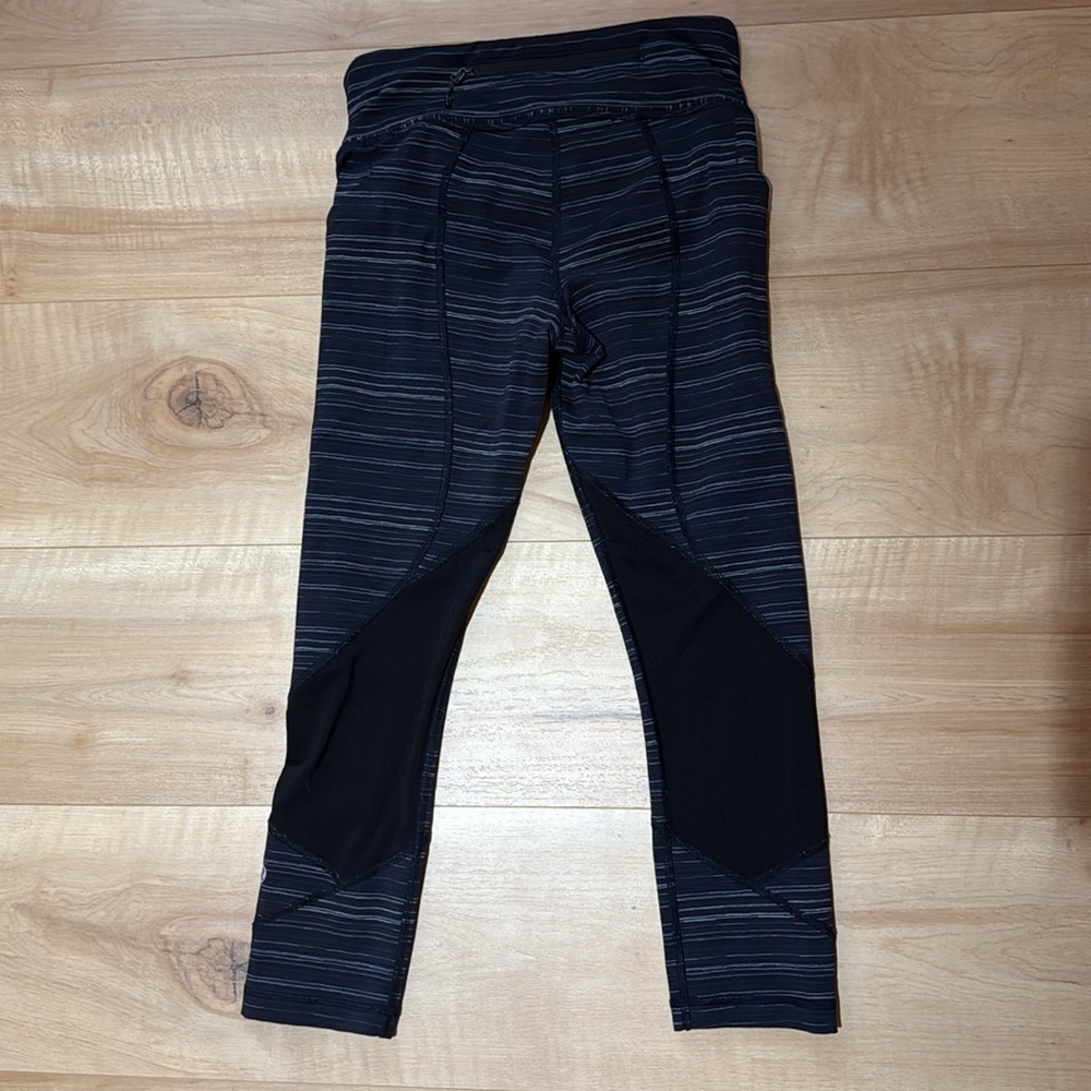 🍋Lululemon Pace Revival Crop, Size 4 - Picture 2 of 4
